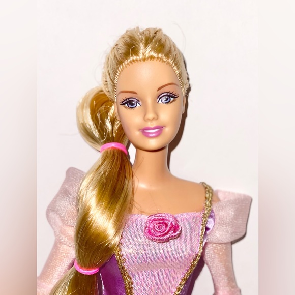 2004 Barbie The Fairytale Collection - Rapunzel Doll Mattel #B5826 - Picture 2 of 11